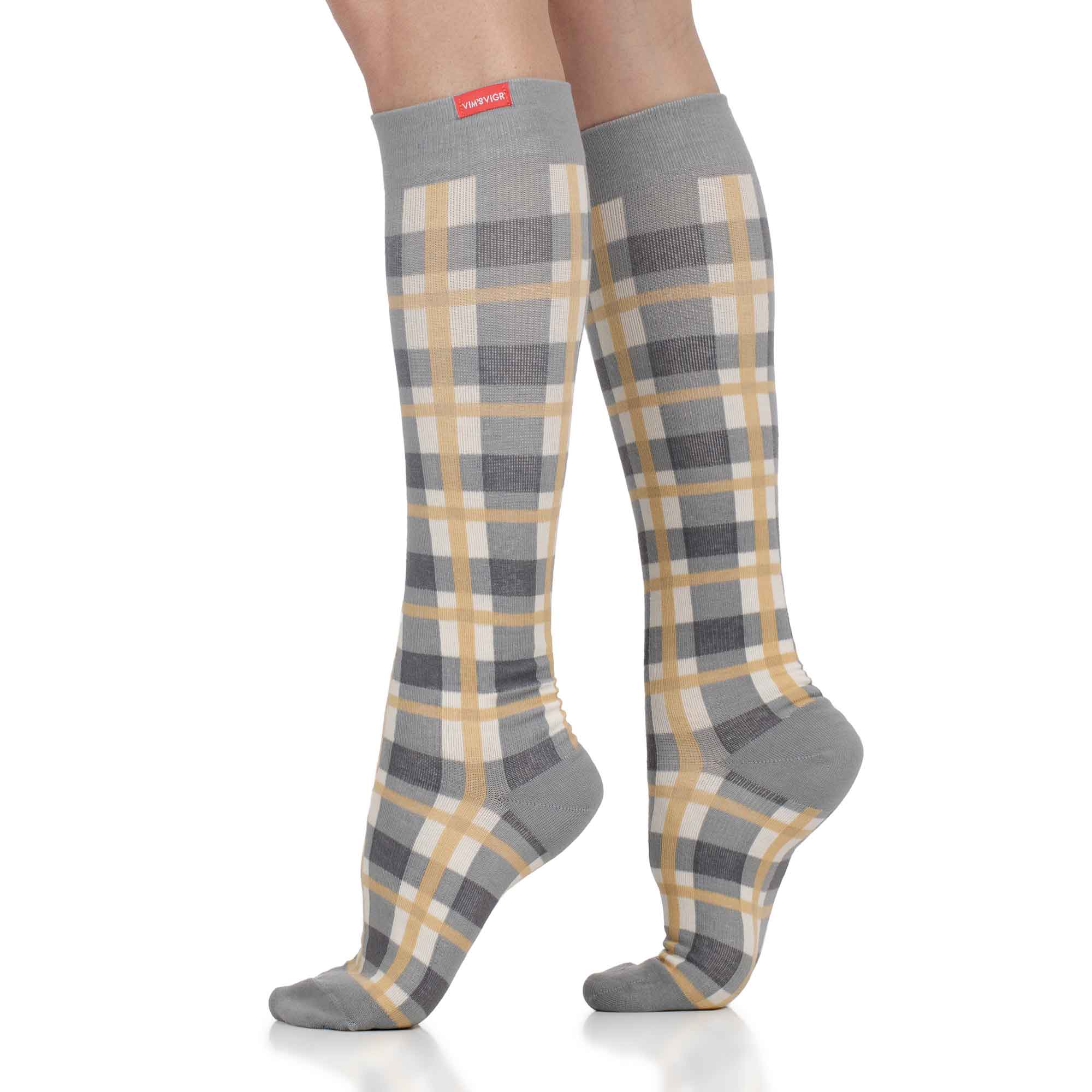 Cotton 15-20 mmHg Knee High in Cream/Grey Plaid