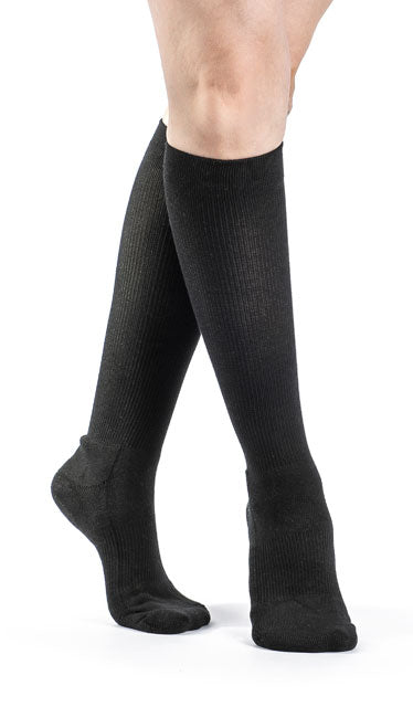 Sigvaris Women’s 15-20 mmHg Cushioned Cotton Knee High Socks